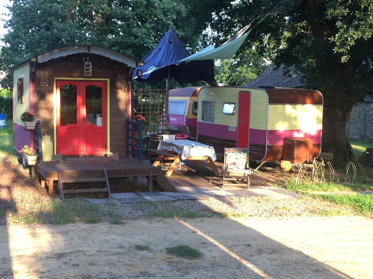 La Roulotte Chainoux Bains-sur-Oust Exterior photo